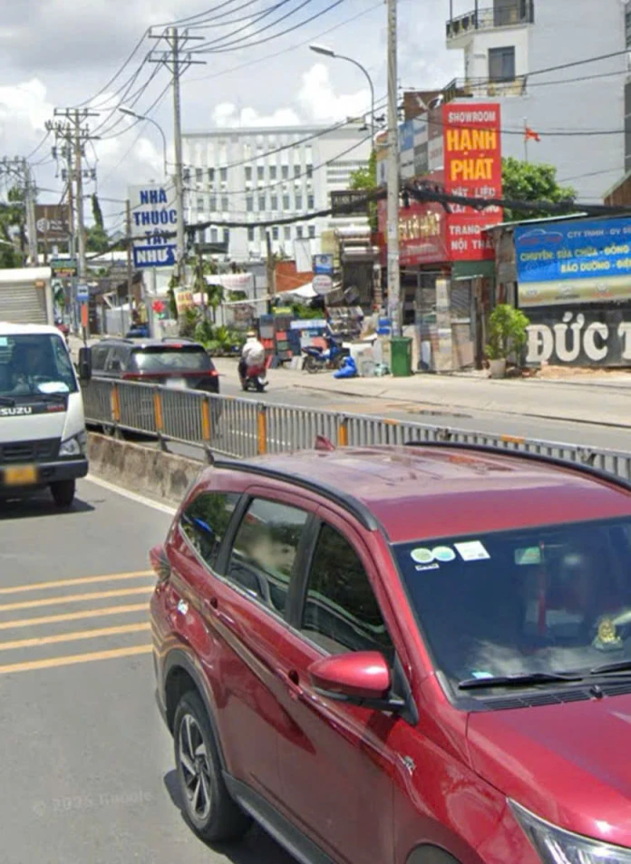 Bán nhà mặt tiền 12x35m thổ cư 246.8m giá 52 tỷ Đường Quốc Lộ 13