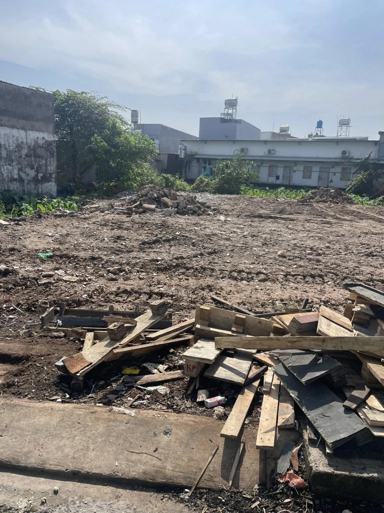 Bán lô góc 2 mặt tiền 8.2x16,5m giá 5,5 tỷ Đường Đông Thạnh 7-3