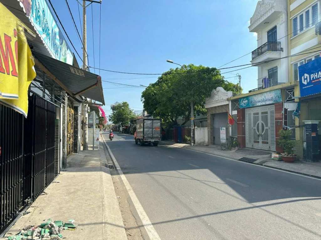 Bán nhà mặt tiền 8x50m nở hậu 11m giá 16 tỷ Đường Đông Thạnh 3