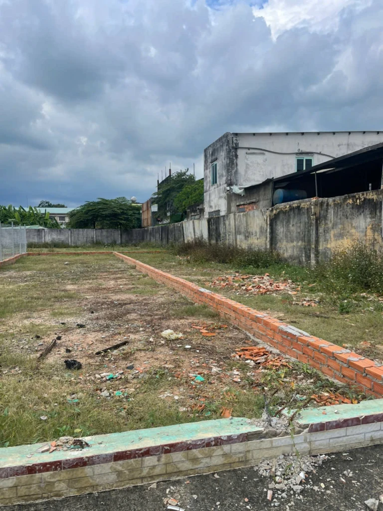 Bán đất 1300m2 giá 10 triệu/m2 Đường nhựa 6m Bà Điểm 5