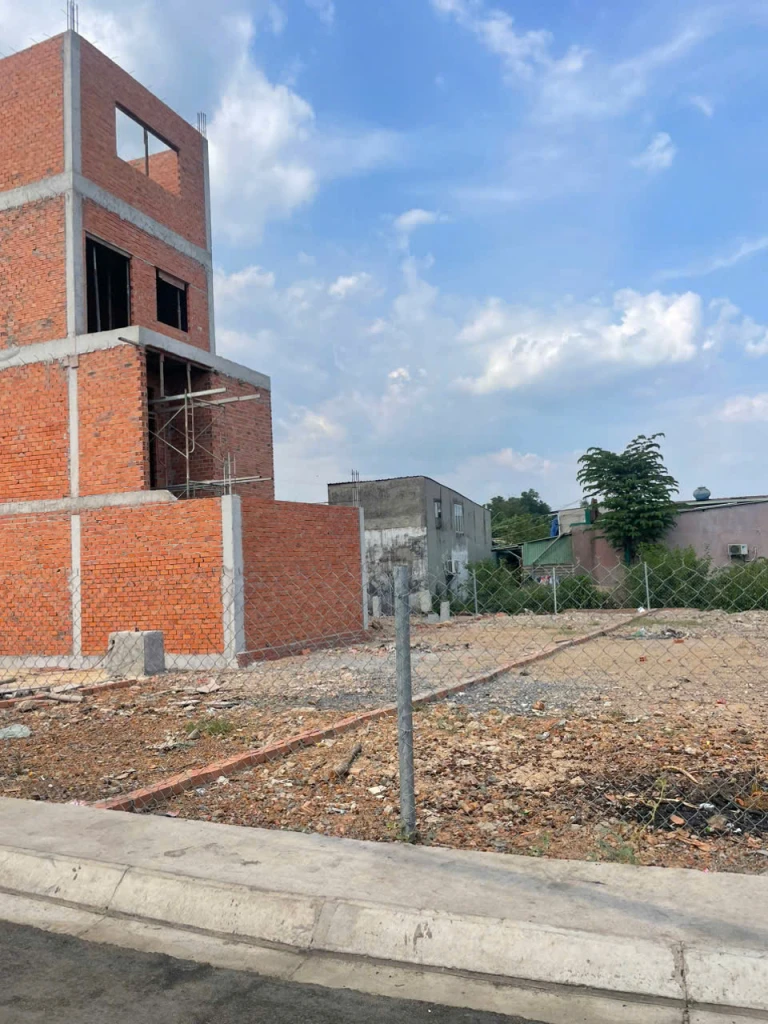 Bán đất sổ hồng riêng công chứng ngay 5x24m giá 3,75 tỷ Đường nhựa 6m