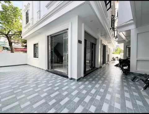 KHU NHÀ 4 TẦNG CỰC HOT – Ô TÔ ĐỖ GẦN SÁT CỬA – NGAY NGÃ TƯ 152 HỒ SEN – CHỢ HÀNG