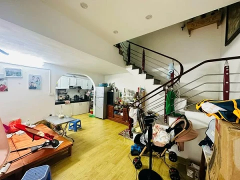 Chính chủ e bán nhà 273 Thiên Lôi thông Nguyễn Văn Linh, diện tích 37m x 2 tầng sân cổng rộng rãi, ngõ cực nông tại 273 Thiên Lôi (thông ra 460 Nguyễn Văn Linh).