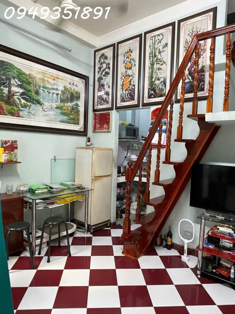 🚗 SÁT MẶT TIỀN TRƯỜNG SA – BÙI THỊ XUÂN
✨ TRUNG TÂM TÂN BÌNH – NHÀ 2 TẦNG – 20M² – CHỈ NHỈNH 2 TỶ ✨