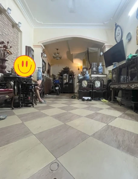 LÔ GÓC - GẦN CHỢ - GẦN Ô TÔ - GẦN PHỐ - TIỆN ÍCH BẠT NGÀN  - Ngõ 63 Nguyễn Cao và Thông Cảm Hội. Thuận tiện đi các ngả.