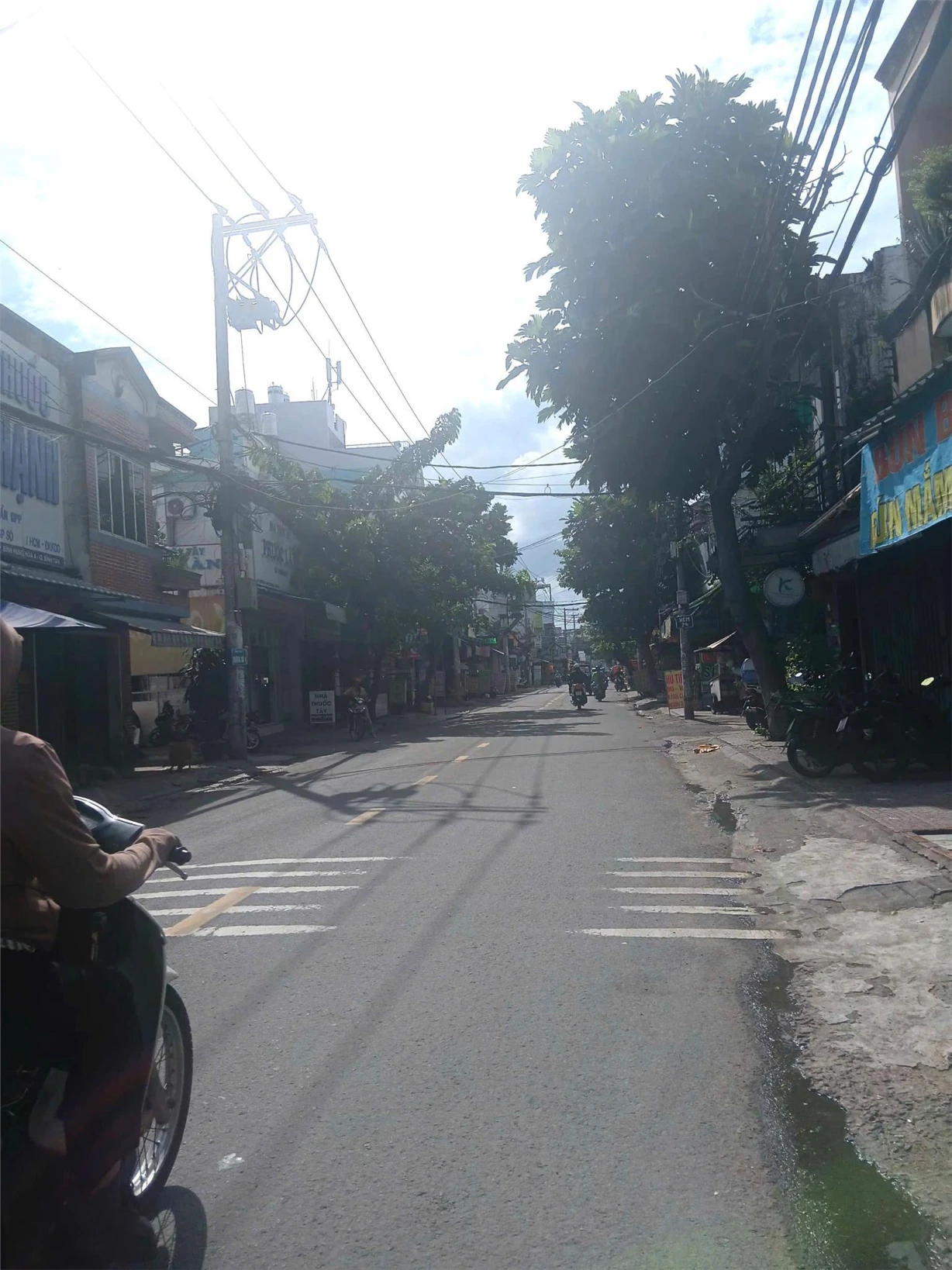 SIÊU PHẨM NHÀ ĐẸP NGAY AEON TÂN PHÚ – 4 TẦNG  – 48M2( NGANG 4.3M/4.9M)  – HẺM XE HƠI, CHỈ NHỈNH  6 TỶ