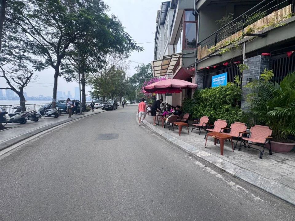 TÒA MẶT PHỐ, QUẢNG KHÁNH, TÂY HỒ-VỈA HÈ-KD-Ô TÔ: 100M X10T, MT 10M, GIÁ 117 TỶ.