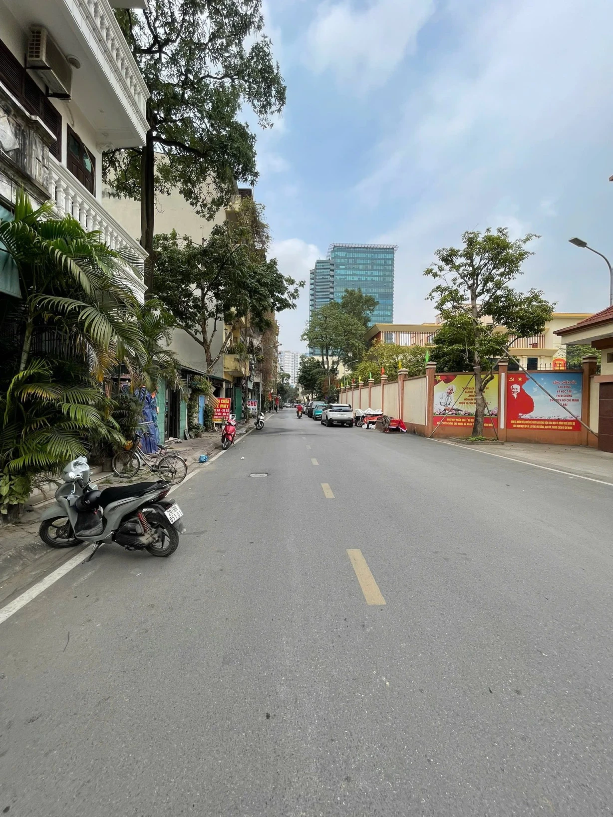 HIẾM, MẶT PHỐ HOÀNG SÂM, CẦU GIẤY-VỈA HÈ-KD-Ô TÔ: 35/40M X3T, MT 3,7M, GIÁ 21,5 TỶ