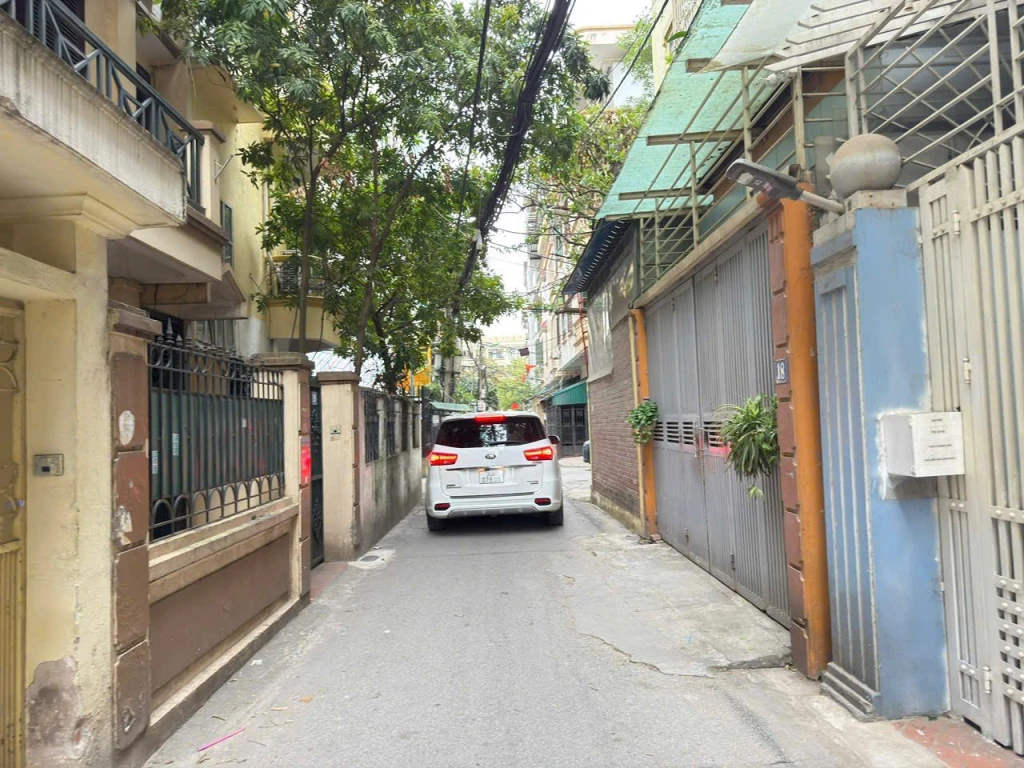 NHÀ NGÕ 1, PHỐ TRẦN QUỐC HOÀN-CẦU GIẤY-KD-Ô TÔ:50/61M X5T, MT 4,8M, GIÁ 23,5 TỶ