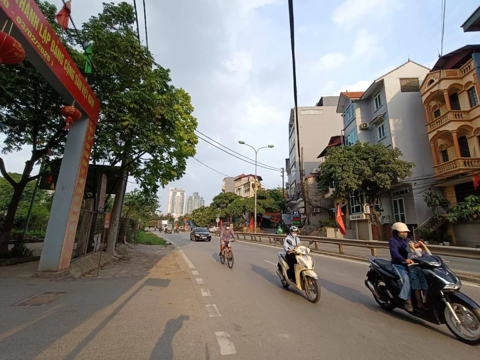 NHÀ PHỐ KẺ GIÀN, XUÂN ĐỈNH, BẮC TỪ LIÊM: 30/35M X3T, MT 3M, GIÁ 5,95 TỶ.