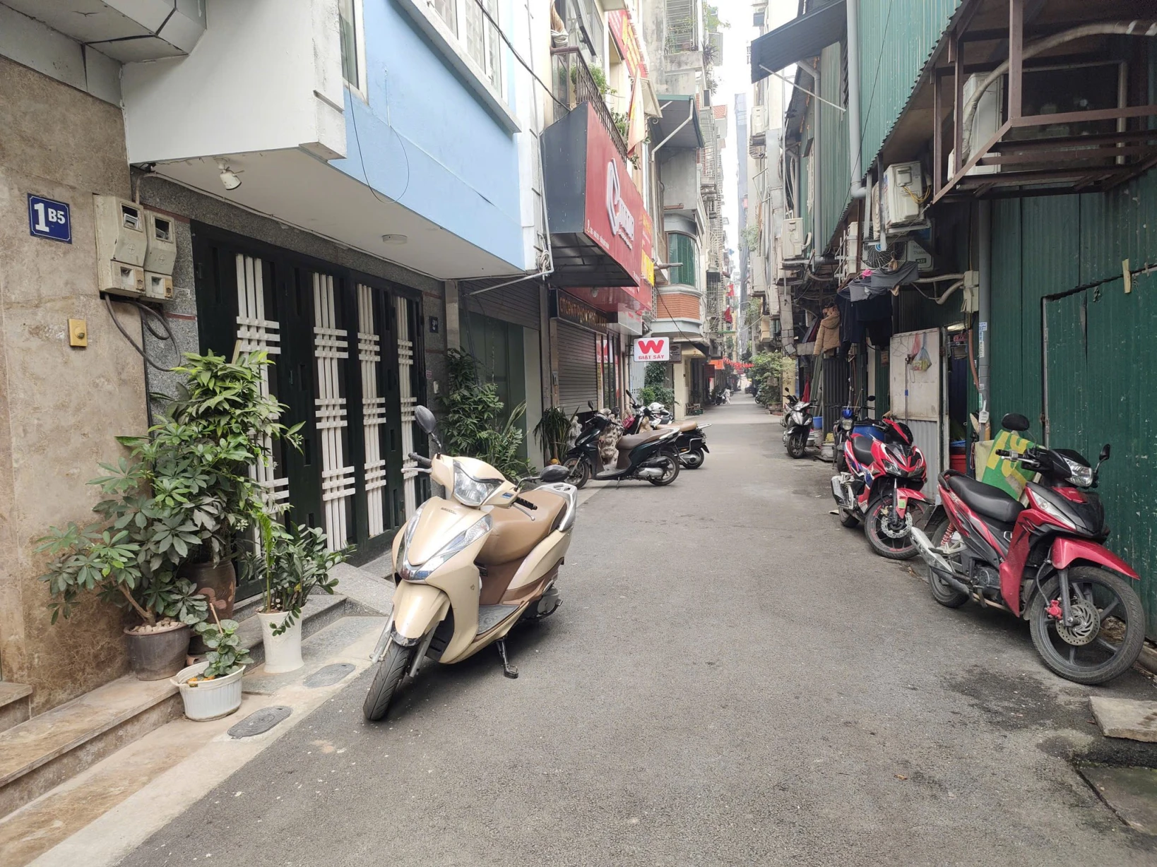 NHÀ NGÕ 201, TRẦN QUỐC HOÀN, CẦU GIẤY-PHÂN LÔ-Ô TÔ-KD: 41/50M X5T, MT 4M, GIÁ 23,5 TỶ.