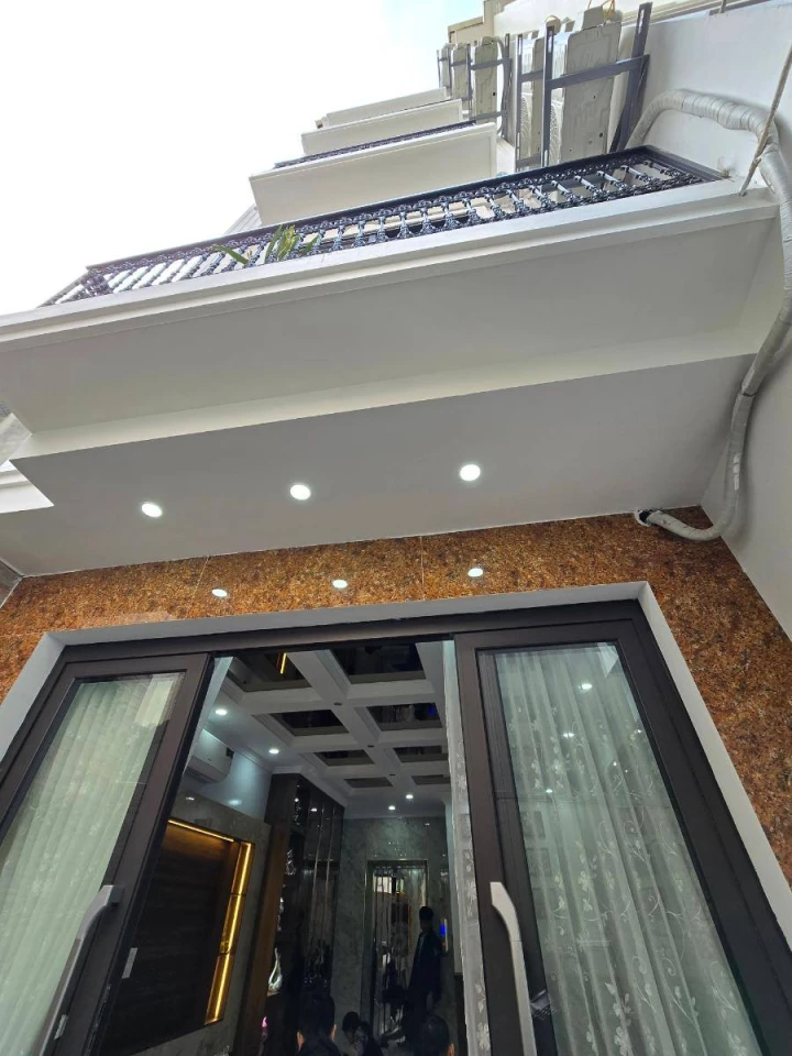 NHÀ ĐẸP NGÕ 23 XUÂN LA, TÂY HỒ-PHÂN LÔ-THANG MÁY:36M X6T, MT4M, GIÁ 10,9 TỶ.