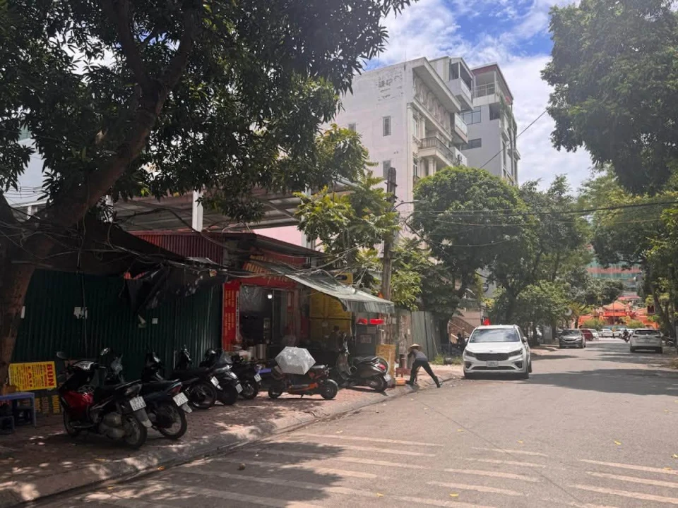 MẢNH ĐẤT, NGÕ 34, XUÂN LA, TÂY HỒ-VỈA HÈ-KD-Ô TÔ: 70M, MT 5M, GIÁ 29,5 TỶ.