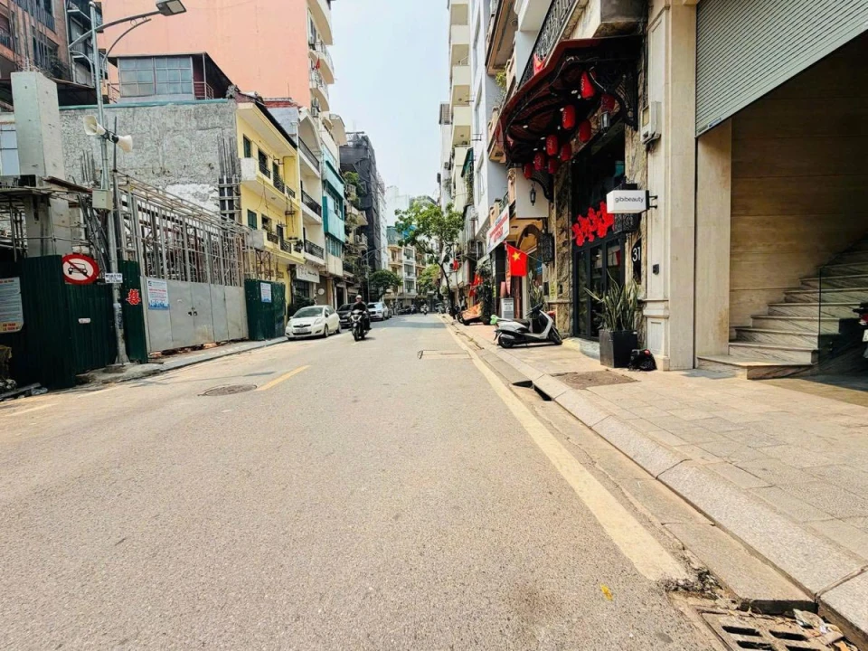 MẶT PHỐ, PHỐ ĐỨC CHÍNH, BA ĐÌNH-VỈA HÈ-KD-Ô TÔ:75M X6T, MT 4,5M, GIÁ 54,9 TỶ