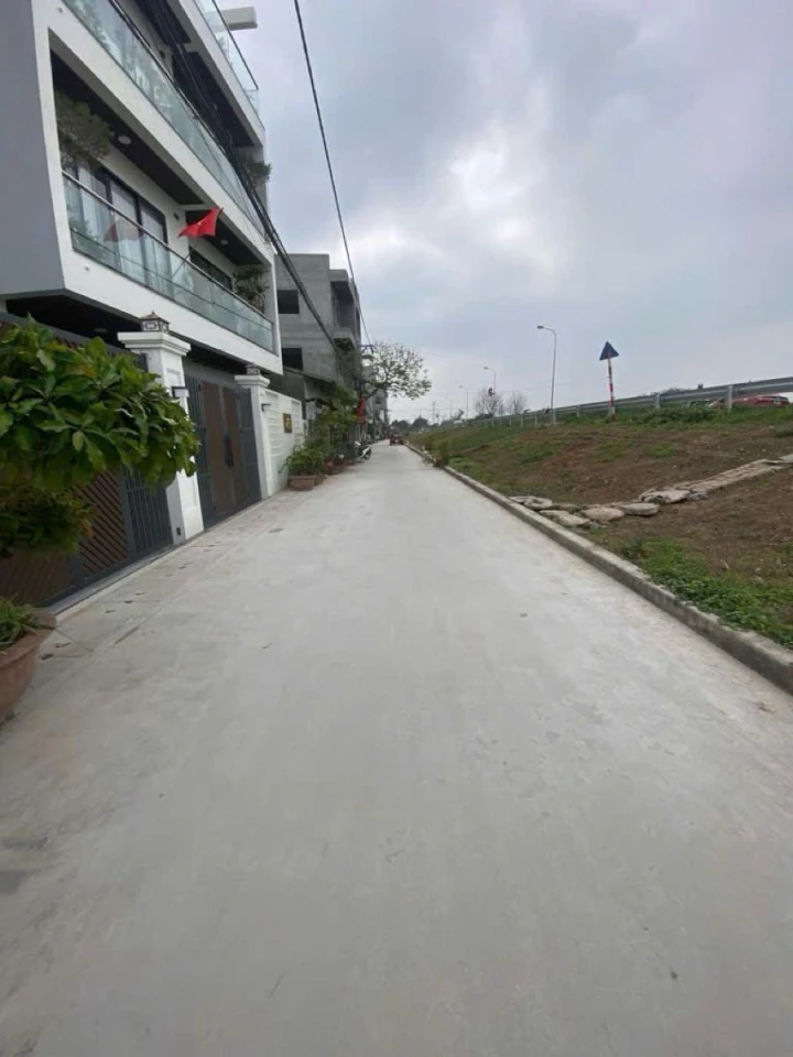 MẢNH ĐẤT MẶT PHỐ, THỤY PHƯƠNG, BẮC TỪ LIÊM-KD-Ô TÔ: 60M, MT 4,2M, GIÁ 11,5 TỶ.