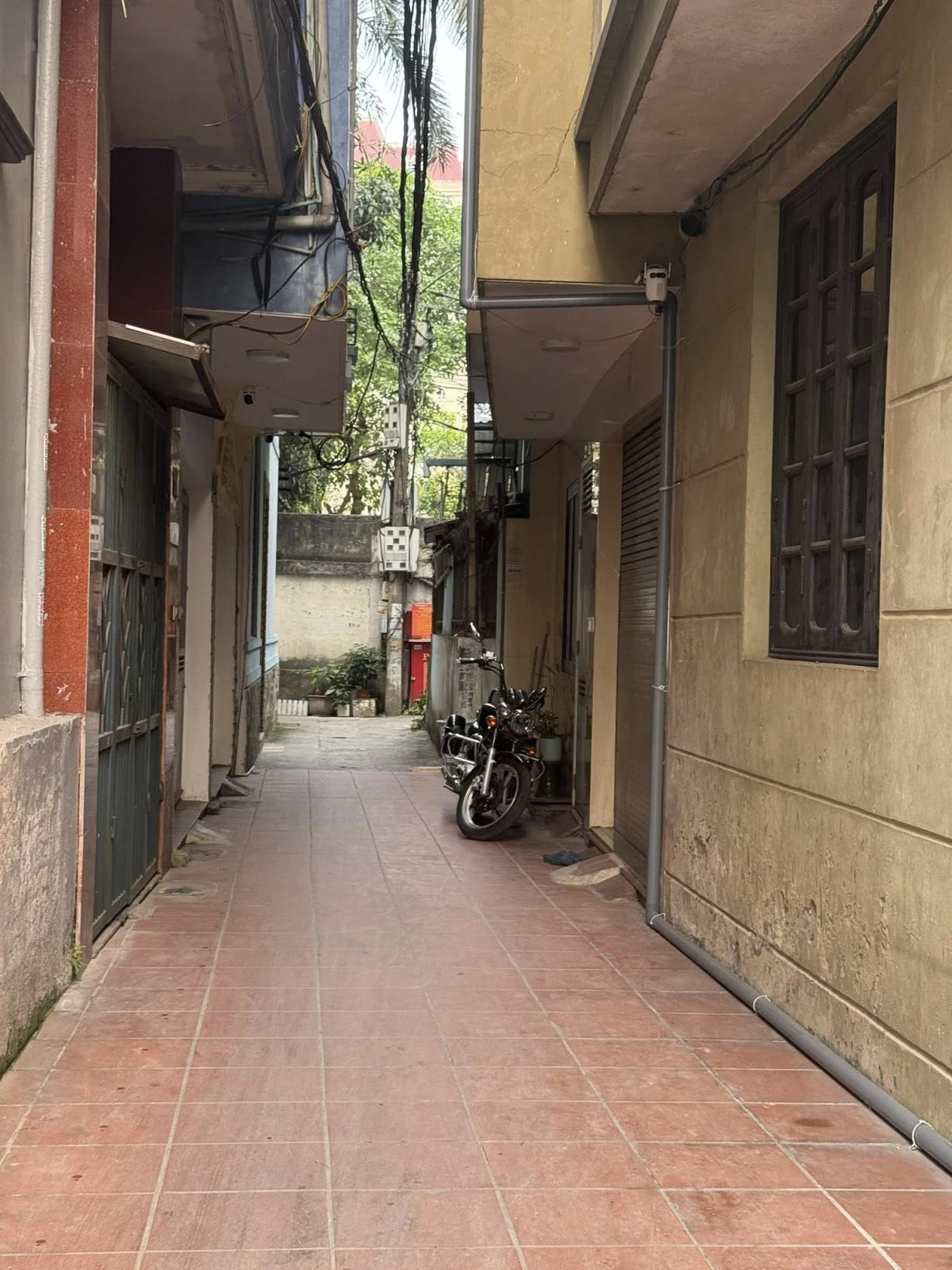 NHÀ NGÕ 46, NGUYỄN HOÀNG TÔN, TÂY HỒ-PHÂN LÔ-KD: 32M X5T, MT 3,2M, GIÁ 9,8 TỶ.