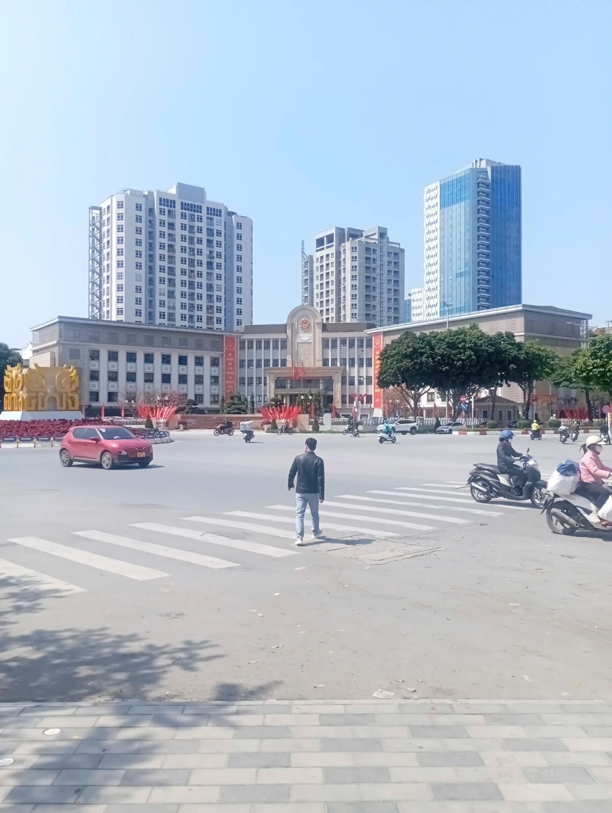 MẢNH ĐẤT, MẶT PHỐ, LẠC LONG QUÂN, TÂY HỒ-VỈA HÈ-KD-Ô TÔ: 166M, MT 6,1M, GIÁ 85,9 TỶ.