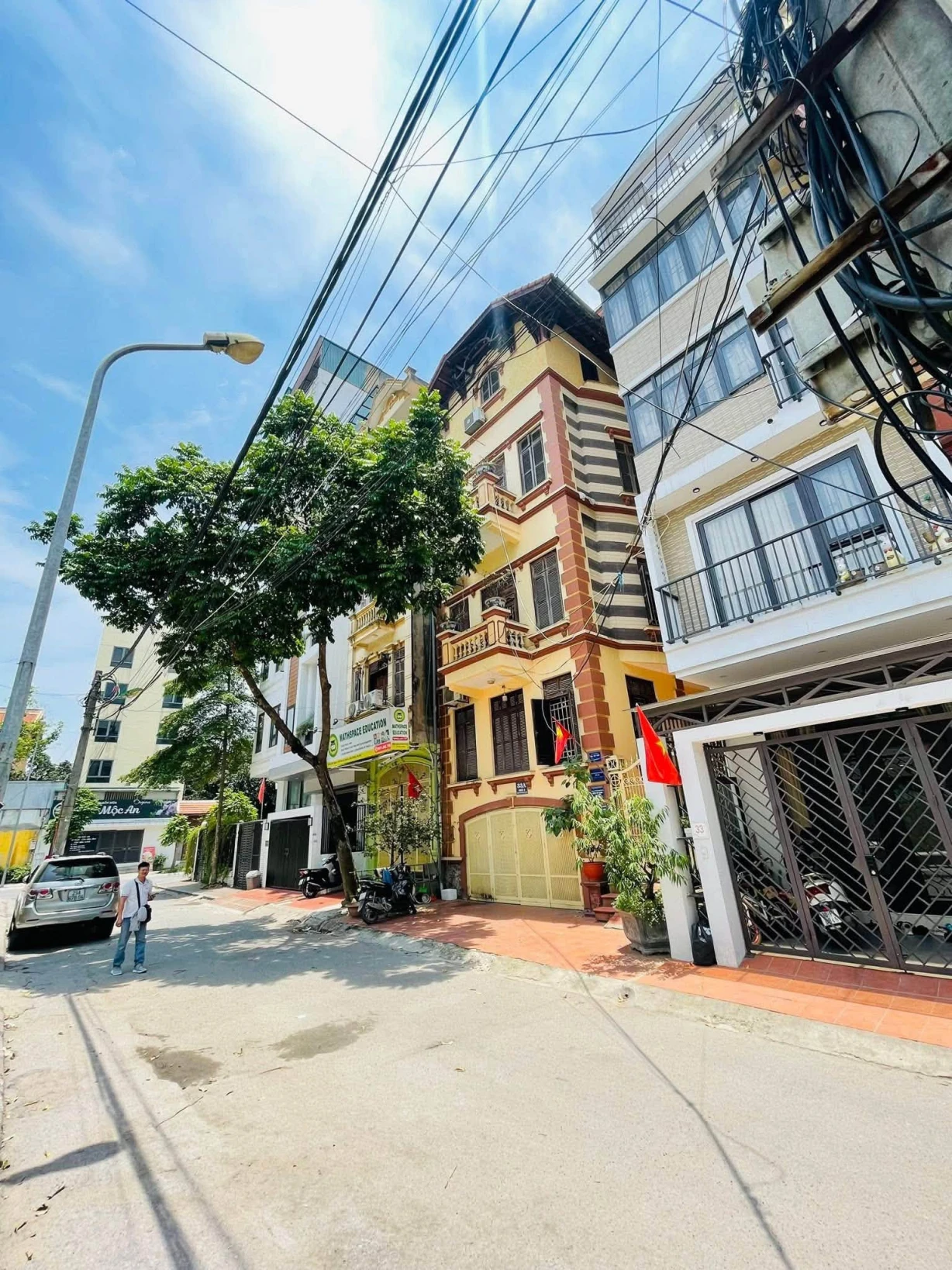 NHÀ PHỐ, TRẦN QUỐC HOÀN, CẦU GIẤY-VỈA HÈ-KD-Ô TÔ: 90/100M X5T, MT 8M, GIÁ 41,4 TỶ.