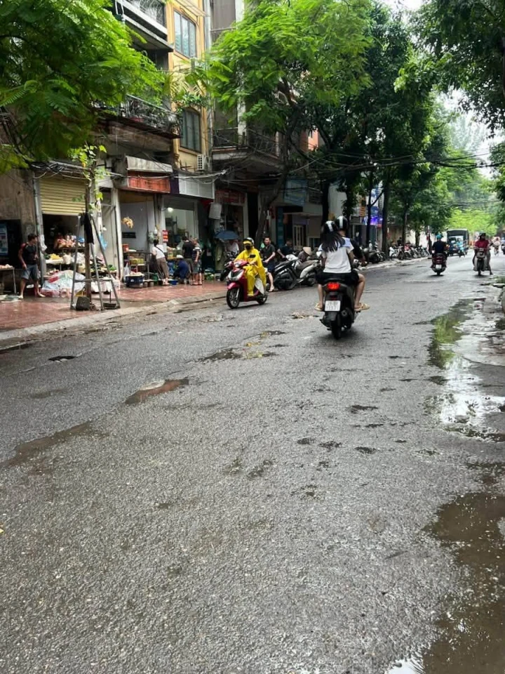 NHÀ PHỐ, VĨNH PHÚC, BA ĐÌNH-VỈA HÈ-KD-Ô TÔ: 64M X4T, MT 4,5M, GIÁ 35,9 TỶ.