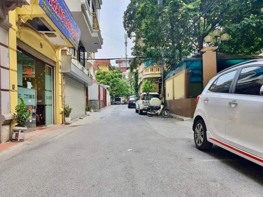 NHÀ PHỐ, NGUYỄN PHONG SẮC, CẦU GIẤY-PHÂN LÔ-Ô TÔ-KD: 70M X5T, MT 5M, GIÁ 31,9 TỶ.