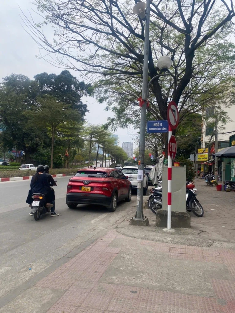 NHÀ NGÕ 9, VÕ CHÍ CÔNG, CẦU GIẤY: 39M X6T, MT 4M, GIÁ 7,9 TỶ.