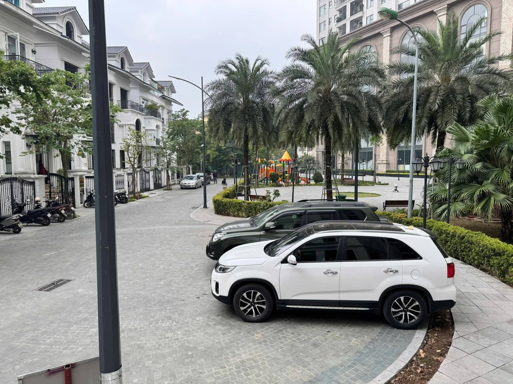 BIỆT THỰ, VÕ CHÍ CÔNG, XUÂN LA, TÂY HỒ-KD-Ô TO-VỈA HÈ: 140M X5T,MT 9M, GIÁ 69,9 TỶ.