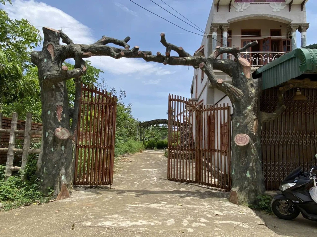 BÁN LÔ ĐẤT 2 MẶT TIỀN CỰC ĐẸP DT 228M2 TẠI MIỄU TIẾN XUÂN SÁT ĐH QUỐC GIA HÒA LẠC