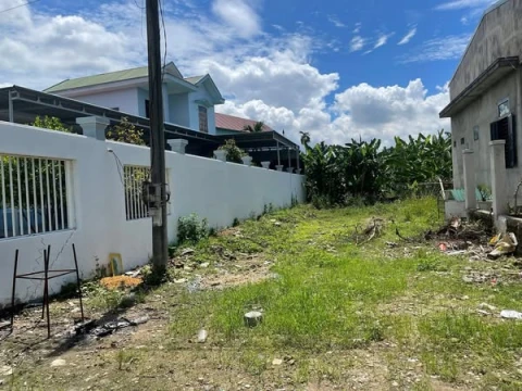 Lô đất toạ lạc trung tâm tứ hạ tdp4