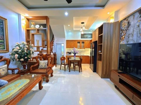 DƯƠNG QUẢNG HÀM- NHÀ ĐẸP - 40M2 - TRUNG TÂM CẦU GIẤY - SỔ VUÔNG - 2 THOÁNG - 11.5 TỶ