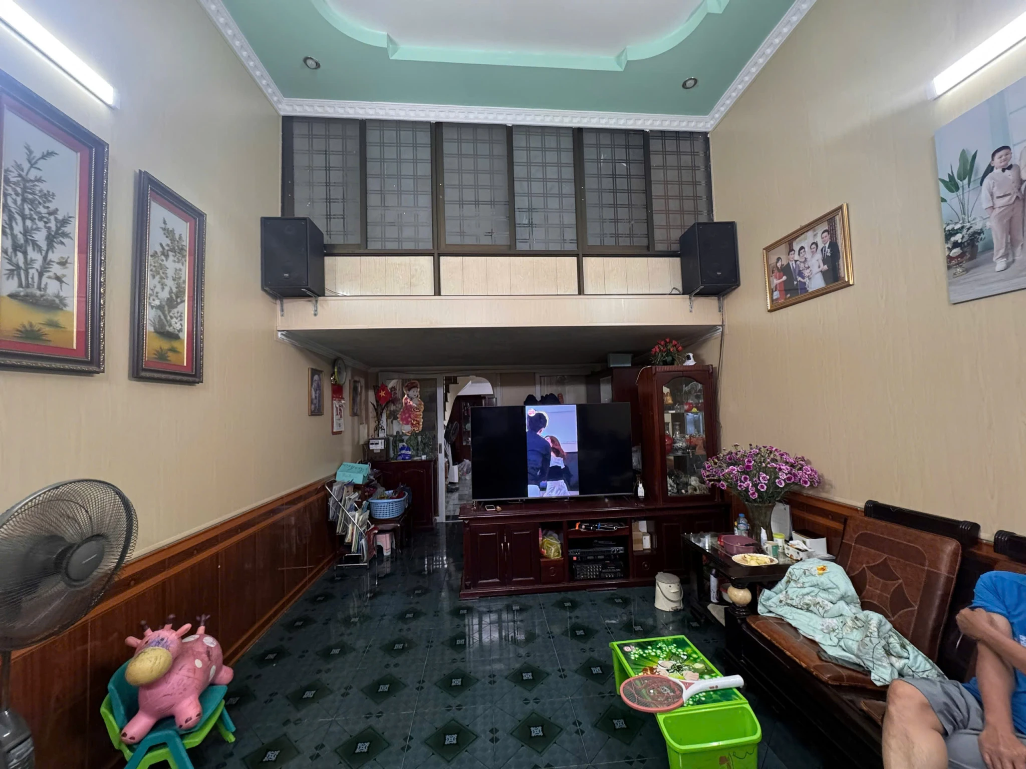 BÁN NHÀ ĐỘC LẬP 3 TẦNG – 70M² – SÂN CỔNG RIÊNG – Ô TÔ ĐỖ CỬA