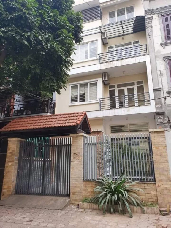 Bán nhà LK Trần Bình Cầu Giấy Hà Nôi 25 tỷ. Vỉa hè rộng ô tô đỗ tránh nhau mặt tiên 6.5m khu VIP