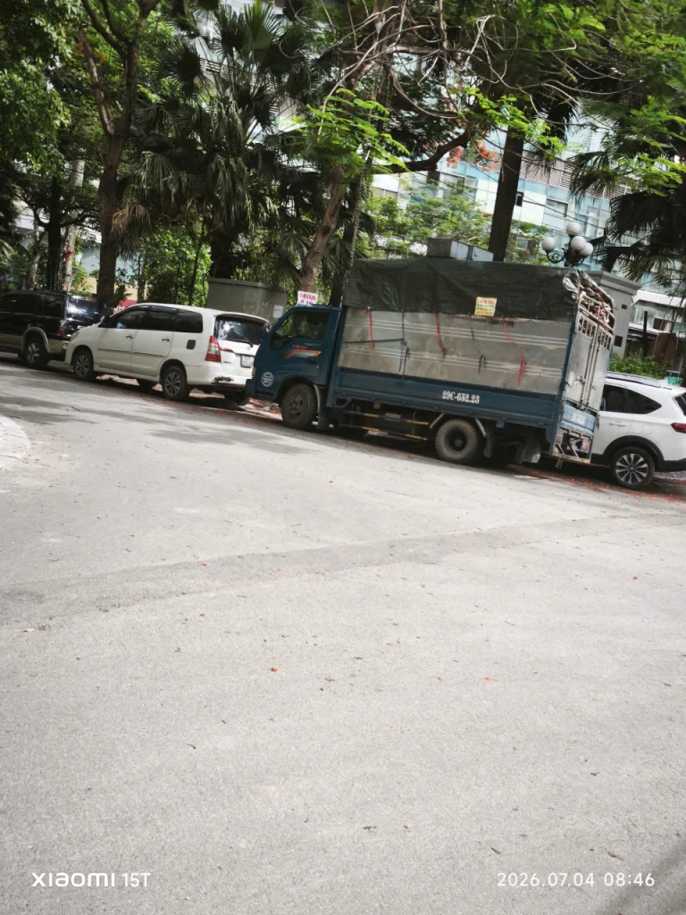 Bán 210m2 đát phân lô vỉa hè phố Lê Văn Lương Nhân Chính 90 tỷ. Mặt tiền 9m