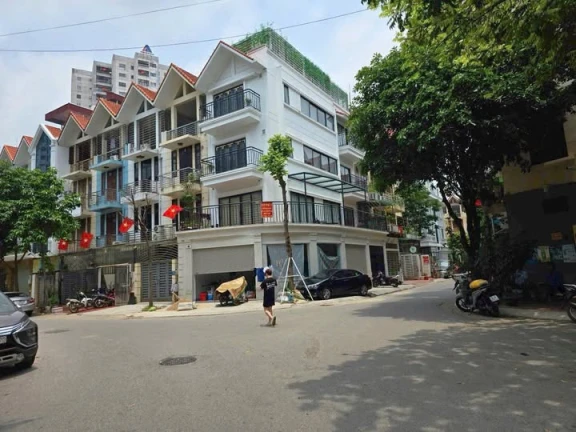 LÔ GÓC - TRUNG TÂM HÀ ĐÔNG gần Quận Uỷ - KINH DOANH - VỈA HÈ RỘNG - CHÂN CHUNG CƯ LÔ GÓC - TRUNG TÂM HÀ ĐÔNG gần Quận Uỷ - KINH DOANH - VỈA HÈ RỘNG - CHÂN CHUNG CƯ