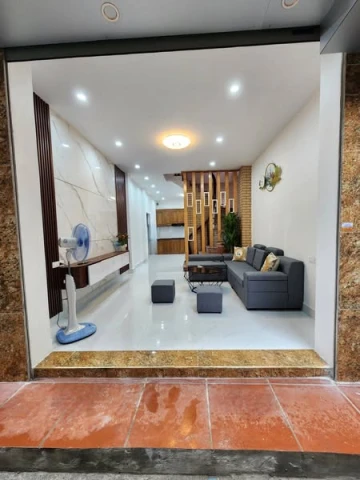 NHÀ ĐÔNG THIÊN - VĨNH HƯNG - MẶT NGÕ THÔNG RỘNG - SỔ VUÔNG ĐẸP - DIỆN TÍCH 40M2 - MẶT TIỀN 5,5M - GIÁ CHỈ HƠN 5 TỶ