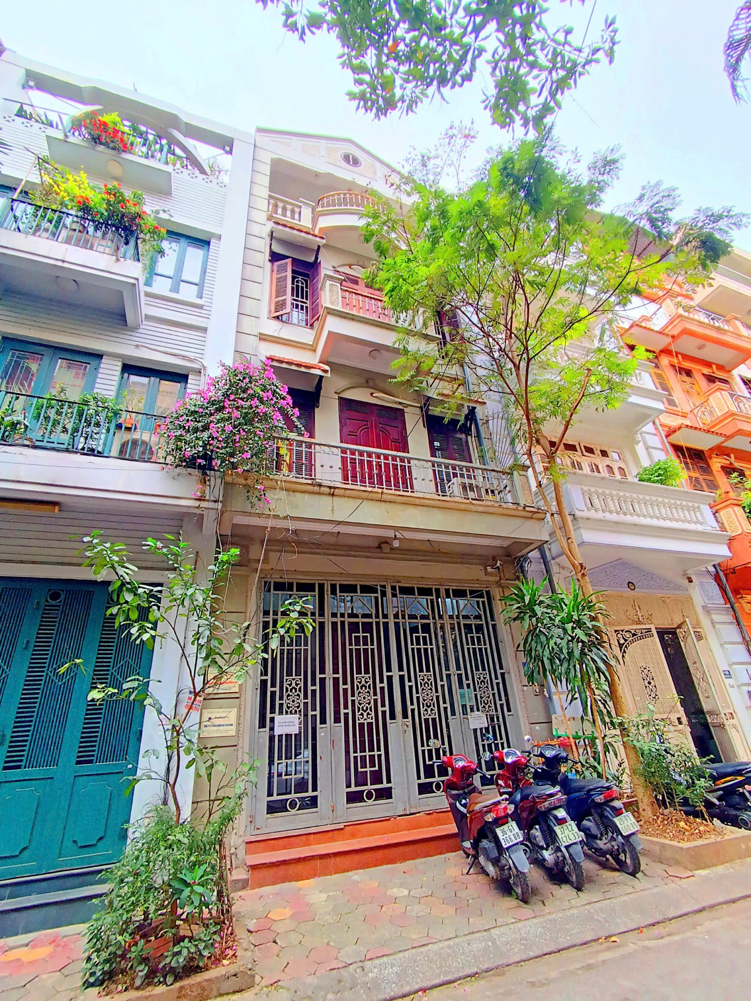 Ngõ nông, ô tô, kinh doanh sầm uất phố Huỳnh Thúc Kháng. 55m² x 5T x mt 4m
- 19,2 tỷ