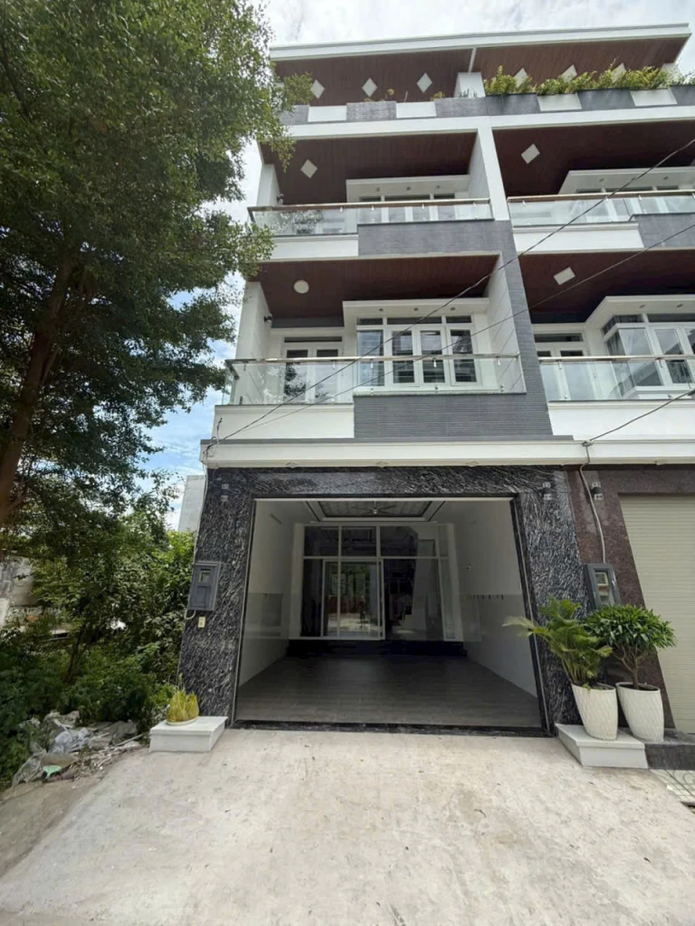 Bán nhà đẹp 4 tầng ,gần huỳnh tấn phát quận 7 nhà bè ,đường oto 8m