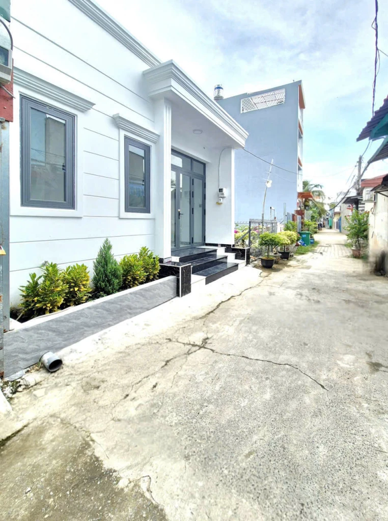 Nhà cấp 4 diện tích gần 90m² chỉ % tỷ 9, hẻm ô tô 1627 Huỳnh Tấn Phát, Q7