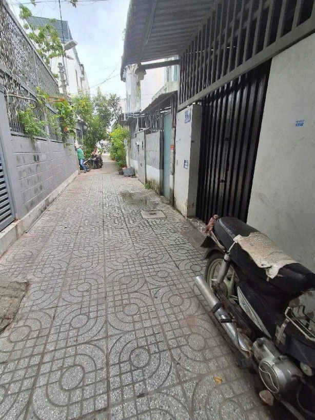 Bán nhà  Huỳnh Tấn Phát, Quận 7, 2 tầng, 2PN, sổ hồng riêng, giá 4.7 tỷ