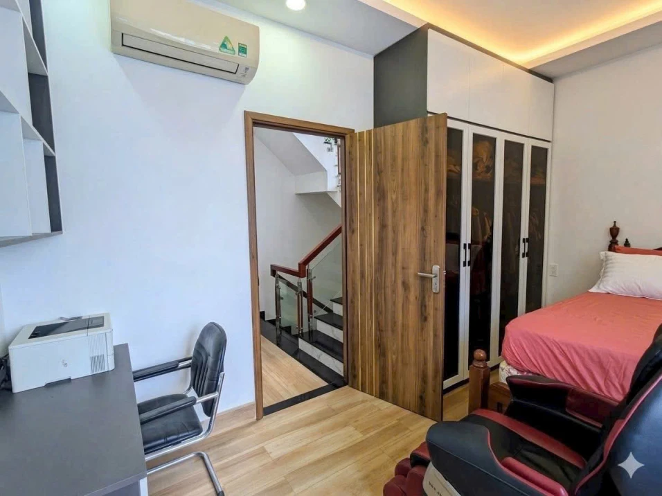 Bán Nhà  Góc 2 Mặt Tiền Đường Huỳnh Tấn Phát, Quận 7 - Cạnh Phú Mỹ Hưng - 5TỶ5.