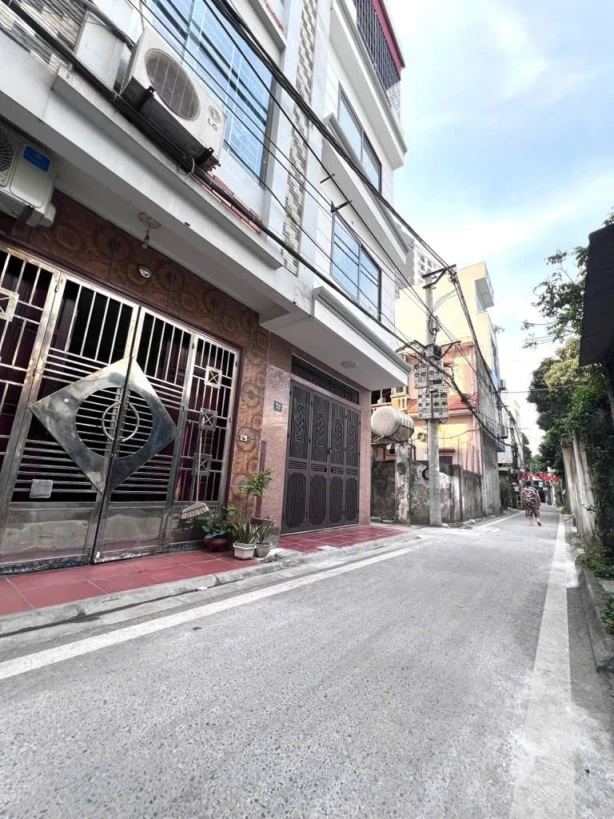 BÁN NHÀ ĐỨC GIANG LONG BIÊN 39.2M2 4 TẦNG.