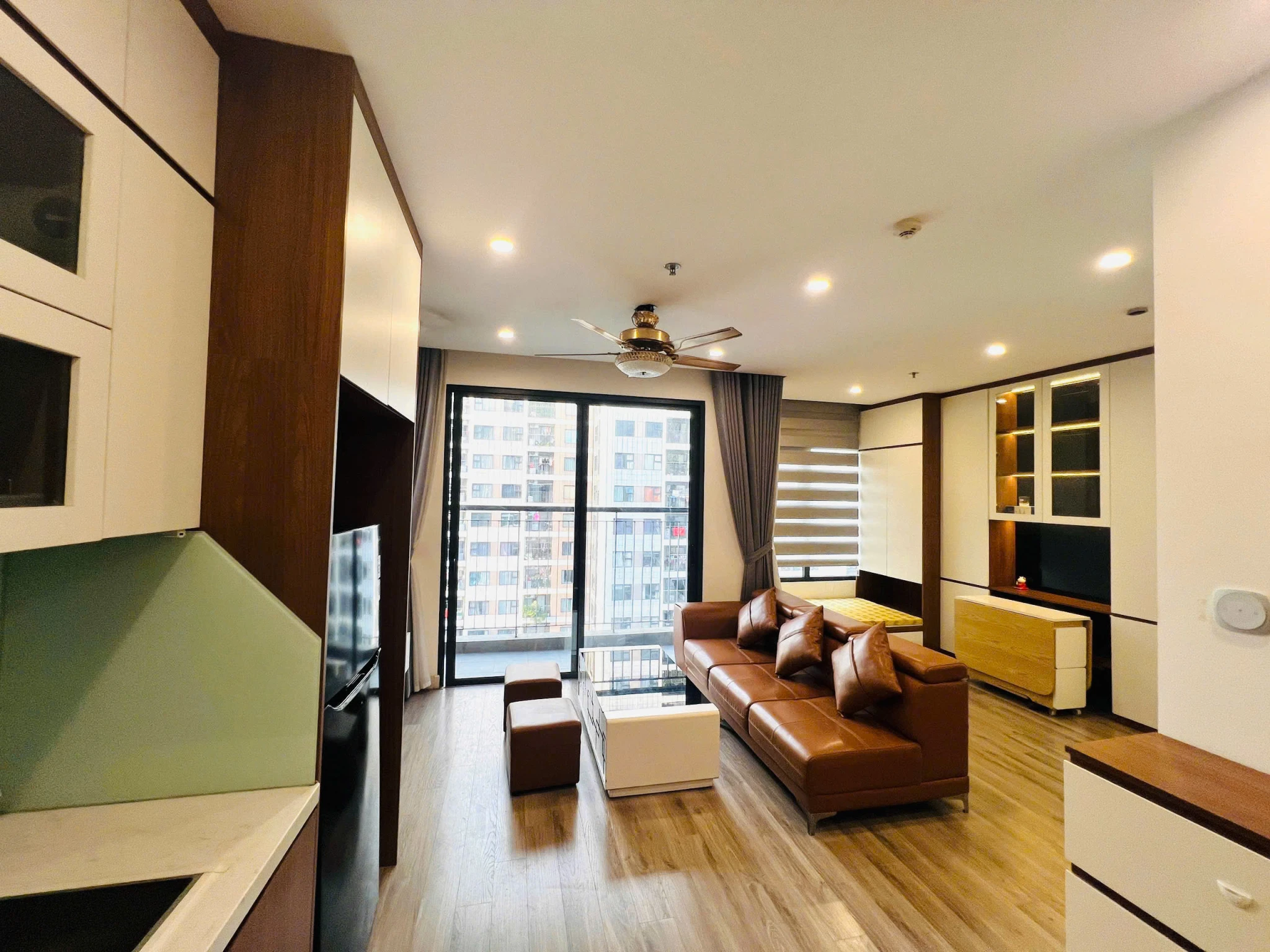 CHO THUÊ CĂN GÓC 2PN + 1 – 2VS (64m²) FULL NỘI THẤT – VINHOMES OCEAN PARK 1