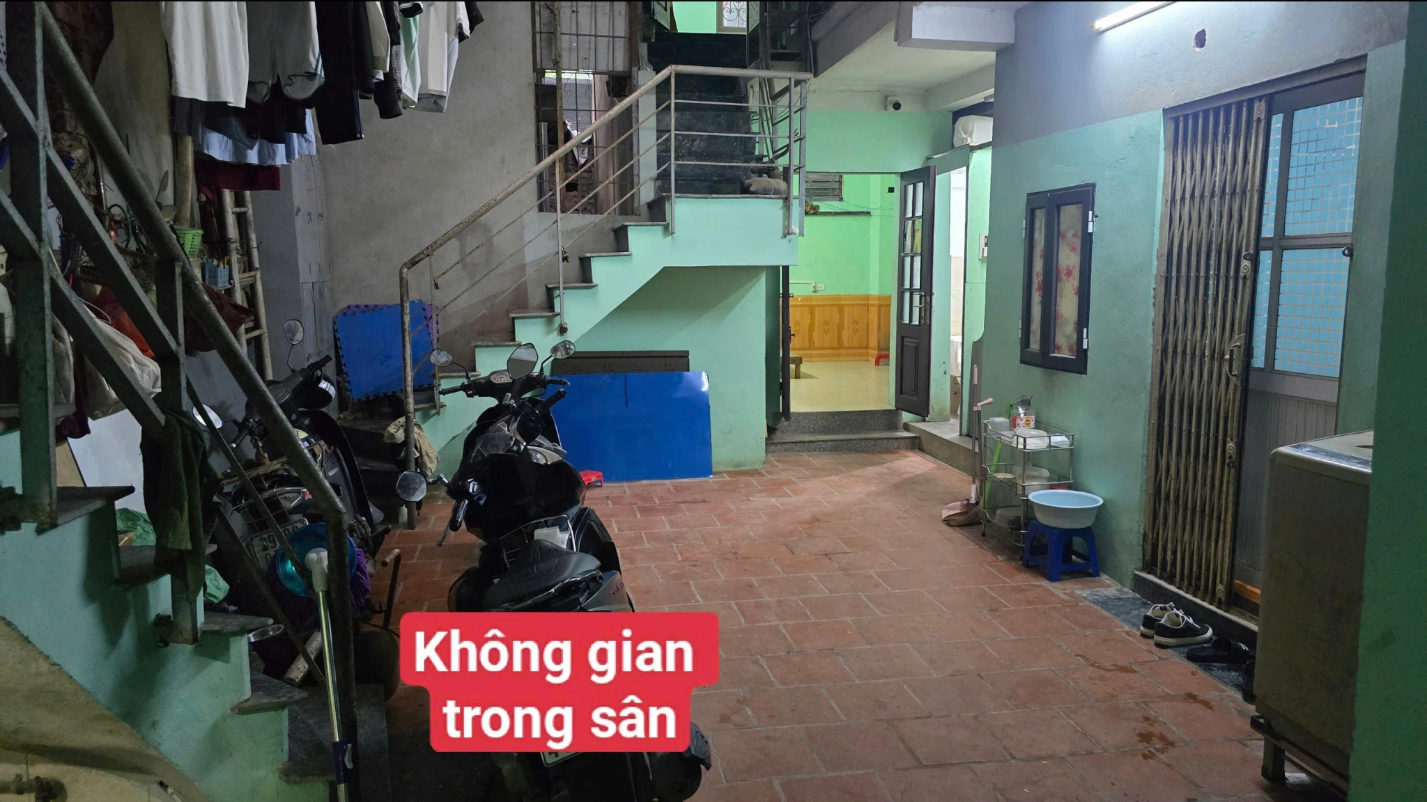 Cho thuê phòng trọ tại Cầu Diễn, dưới chân ga tàu Phú Diễn trên cao. Giá 3,5 triệu/ phòng