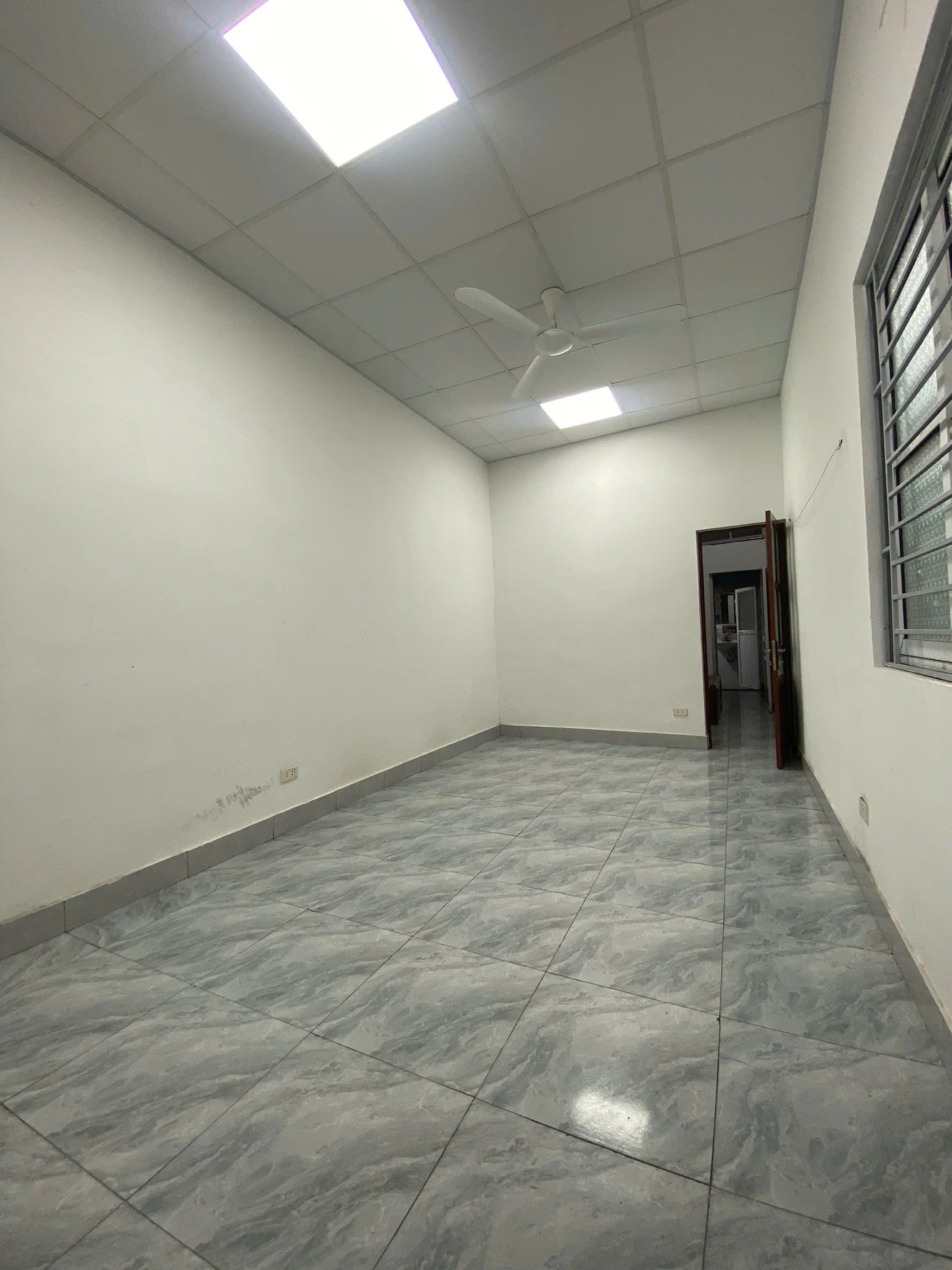 Cho thuê nhà riêng biệt 48m mặt ngõ rộng Đường Giáp Hải- Đa Tốn, ngõ 2 oto tránh nhau.