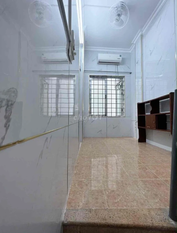 Cho thuê nhà nguyên căn diện tích 10m2 x 4 tầng + 1 tum Phố Yên Lãng - phường Đống Đa.