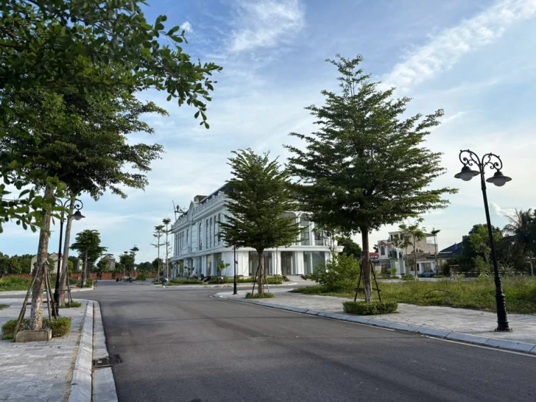 Cần bán lô đất diện tích 90m2 hướng Tây giá hơn 1,8 tỷ tại dự án biển lớn nhất thị xã Nghi Sơn