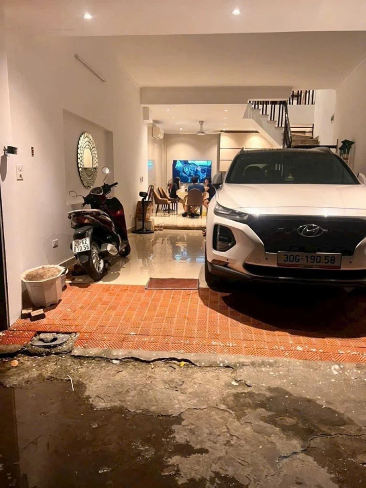 Bán nhà Nguyễn Văn Linh 58m MT 5m 5 tầng gara ô tô hơn 12 tỷ