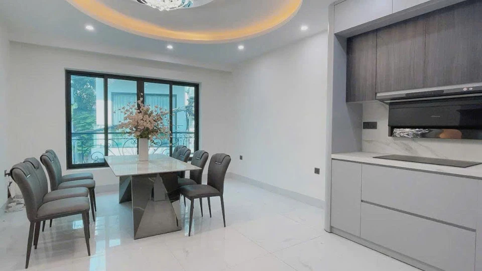 Bán nhà Bồ Đề 70m 7 tầng MT4m thang máy gara ô tô hơn 23 tỷ