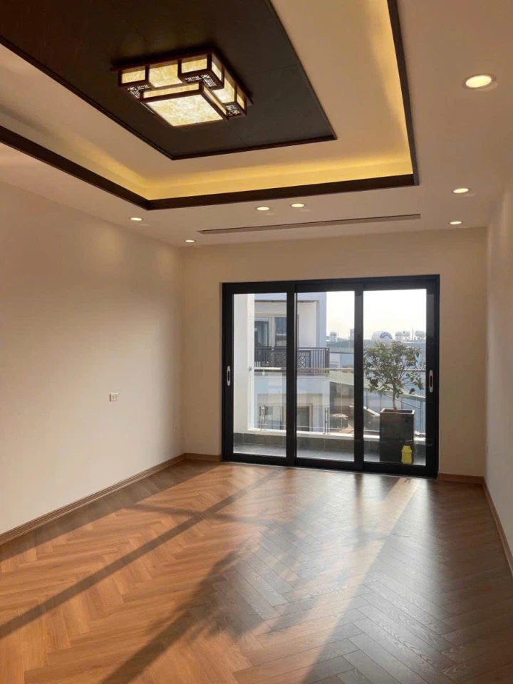 Bán nhà Nguyễn Văn Linh 82m 6 tầng MT4m thang máy ô tô tránh 17 tỷ