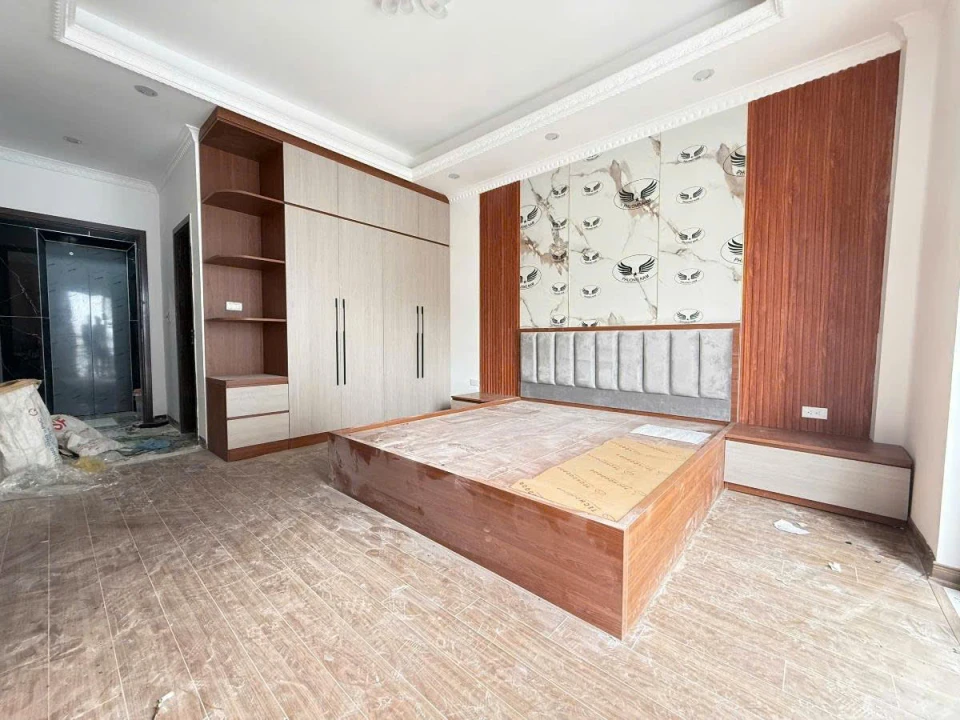 Bán nhà Cổ Linh 46m 6 tầng MT5.1m thang máy phân lô lô góc ô tô tránh hơn 15 tỷ