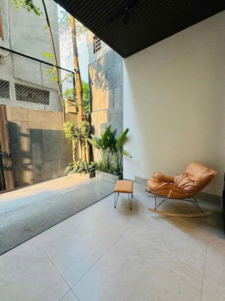 Bán nhà Bồ Đề 56m 5 tầng cạnh hồ 20m ra ô tô hơn 14 tỷ